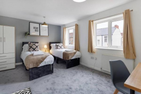 City Centre Studio 6 with Kitchenette, Free Wifi and Smart TV by Yoko Property